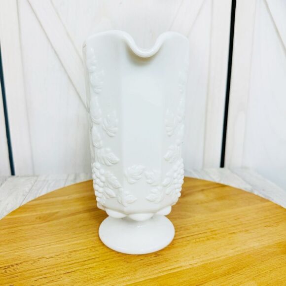Westmoreland Vintage Grapes and Leave 9 Panel Milk Glass Pitcher White - Picture 3 of 11